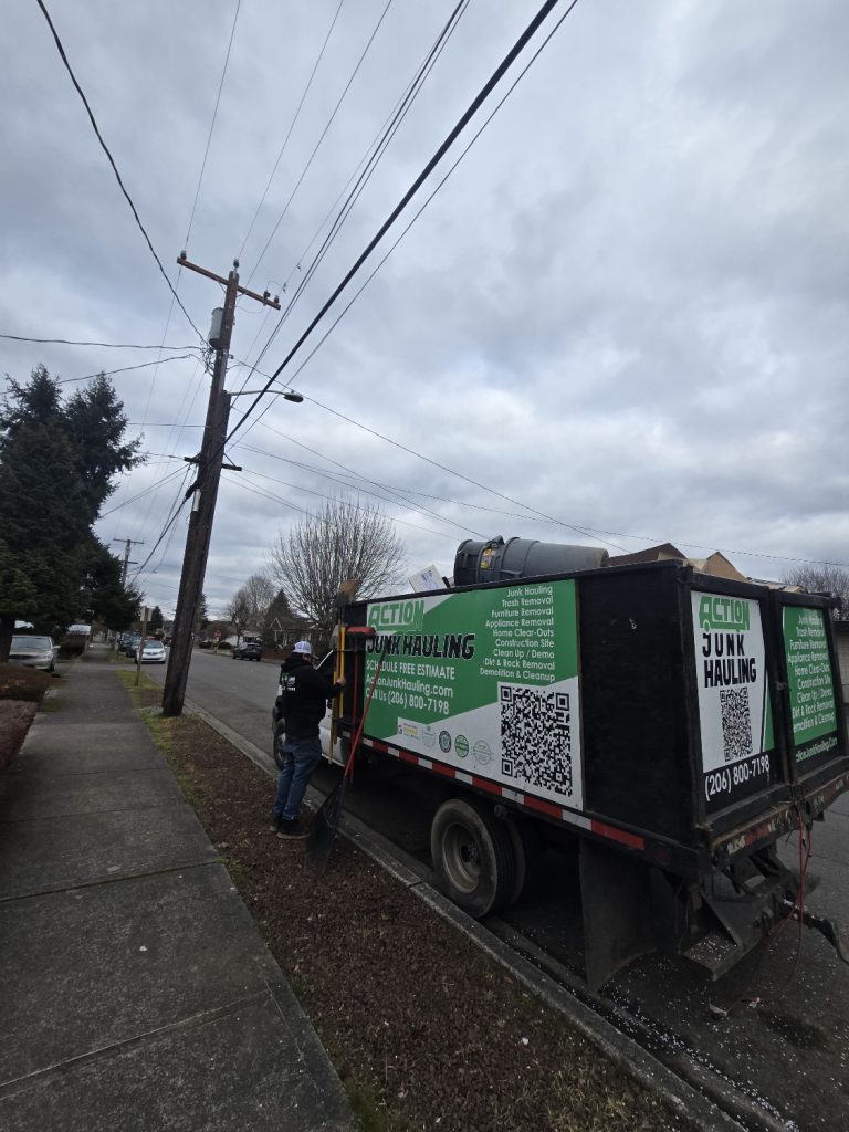 Transform Your Apartment with Professional Junk Removal Services for Extra Space